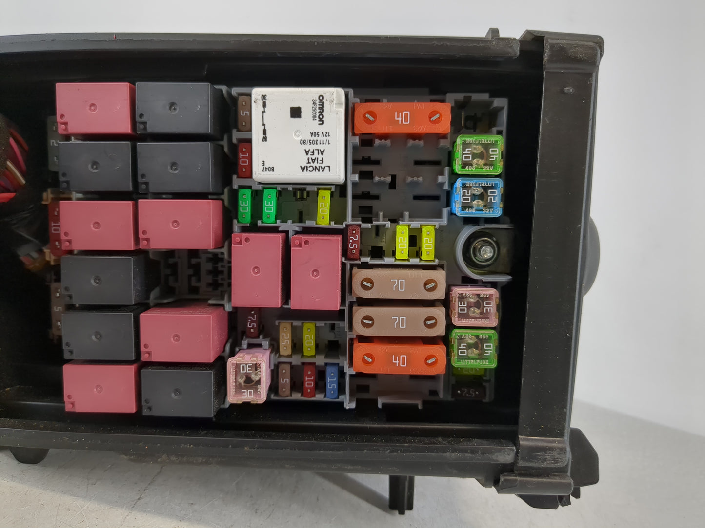 2019 Jeep Compass Fusebox Fuse Box Panel Relay Module P/N:52027004 Fits OEM Used Auto Parts - Oemusedautoparts1.com