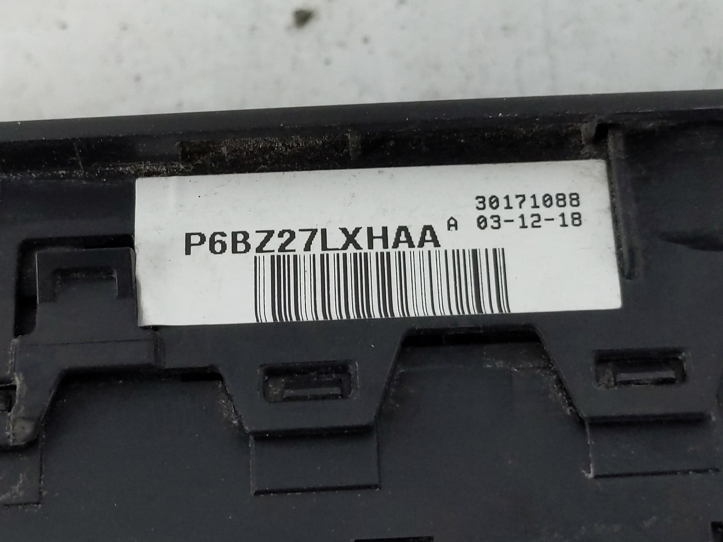 2019 Jeep Compass Master Power Window Switch Replacement Driver Side Left P/N:P6BZ27LXHAA Fits OEM Used Auto Parts - Oemused