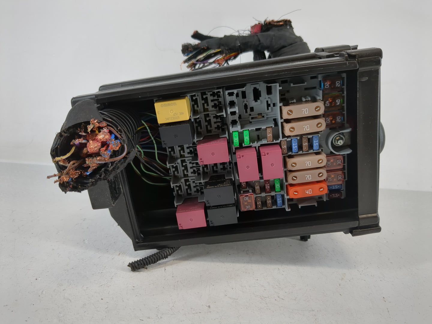 2019 Jeep Compass Fusebox Fuse Box Panel Relay Module P/N:52027004 Fits OEM Used Auto Parts - Oemusedautoparts1.com
