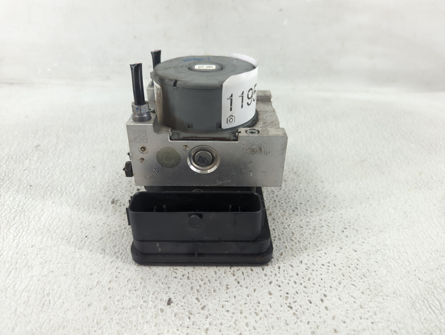 2019 Jeep Compass ABS Pump Control Module Replacement P/N:P68402396AD Fits OEM Used Auto Parts - Oemusedautoparts1.com