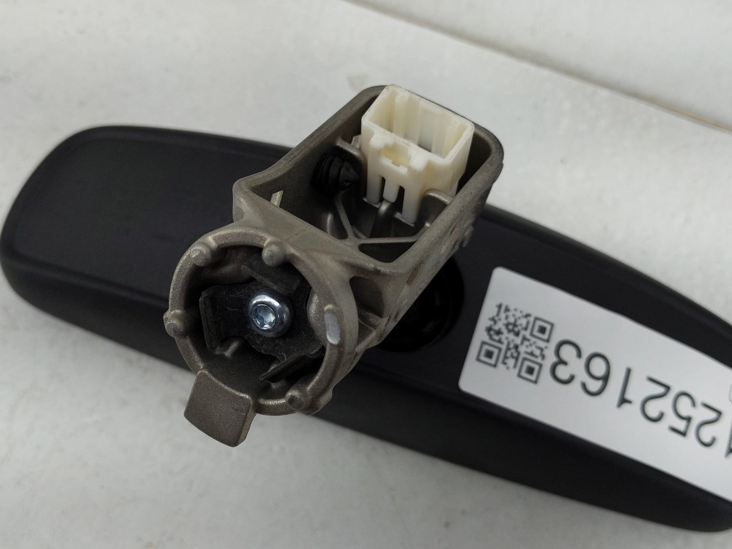 2019 Jeep Compass Interior Rear View Mirror Replacement OEM P/N:E11048418 Fits OEM Used Auto Parts - Oemusedautoparts1.com
