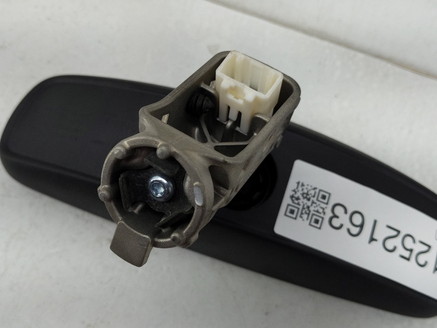 2019 Jeep Compass Interior Rear View Mirror Replacement OEM P/N:E11048418 Fits OEM Used Auto Parts - Oemusedautoparts1.com