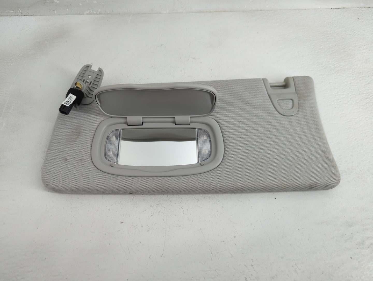 2019 Jeep Compass Sun Visor Shade Replacement Driver Left Mirror Fits OEM Used Auto Parts - Oemusedautoparts1.com