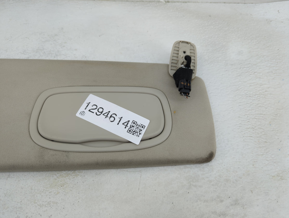 2017-2018 Jeep Compass Sun Visor Shade Replacement Passenger Right Mirror Fits Fits 2017 2018 OEM Used Auto Parts - Oemuseda