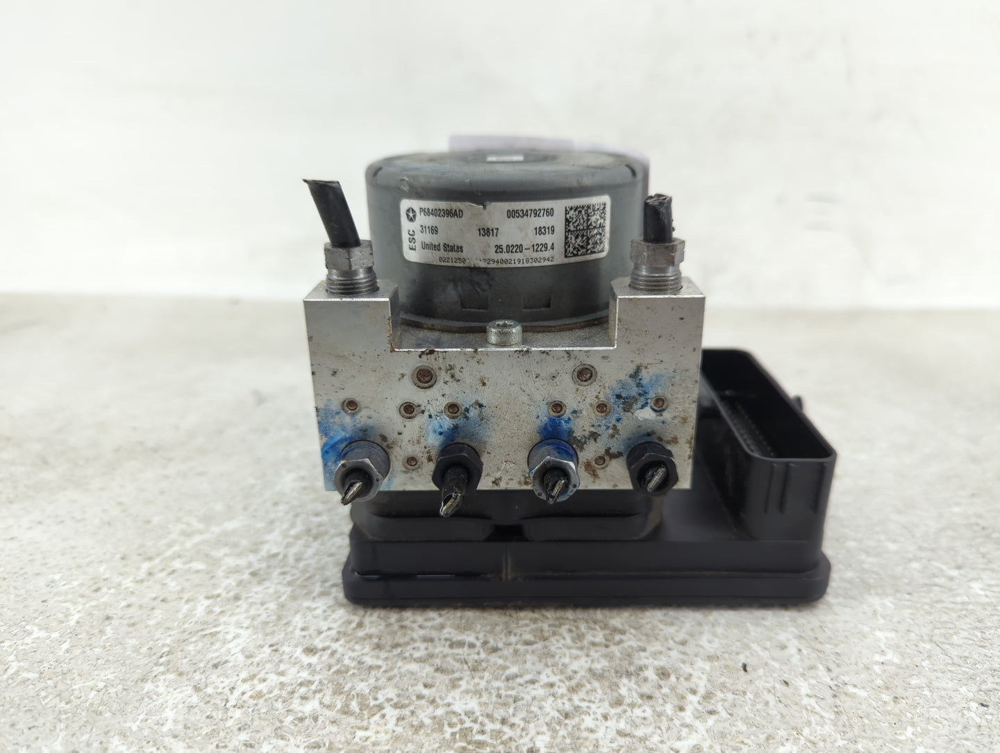 2019 Jeep Compass ABS Pump Control Module Replacement P/N:68402396AD Fits OEM Used Auto Parts - Oemusedautoparts1.com