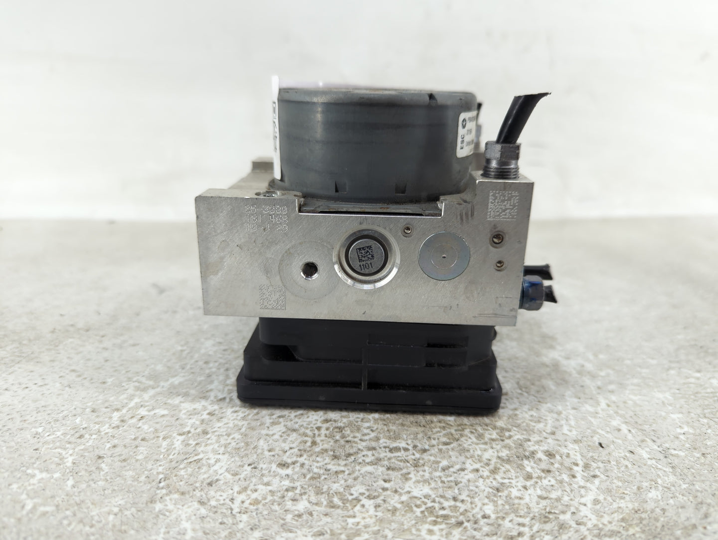 2019 Jeep Compass ABS Pump Control Module Replacement P/N:68402396AD Fits OEM Used Auto Parts - Oemusedautoparts1.com