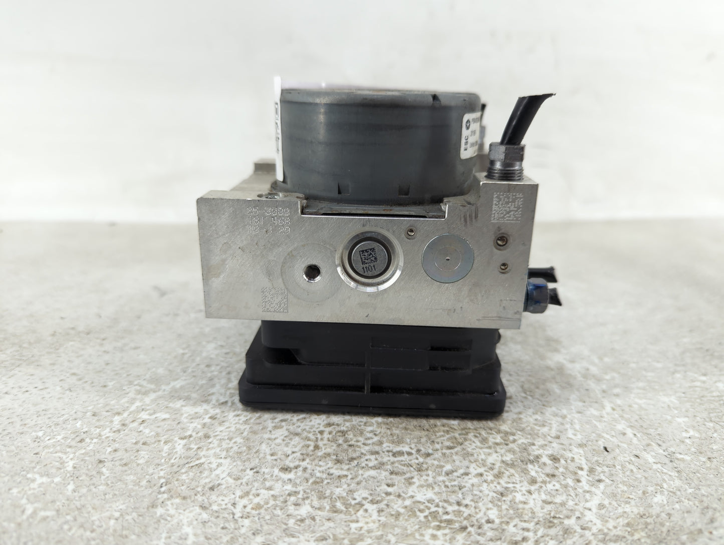 2019 Jeep Compass ABS Pump Control Module Replacement P/N:68402396AD Fits OEM Used Auto Parts - Oemusedautoparts1.com