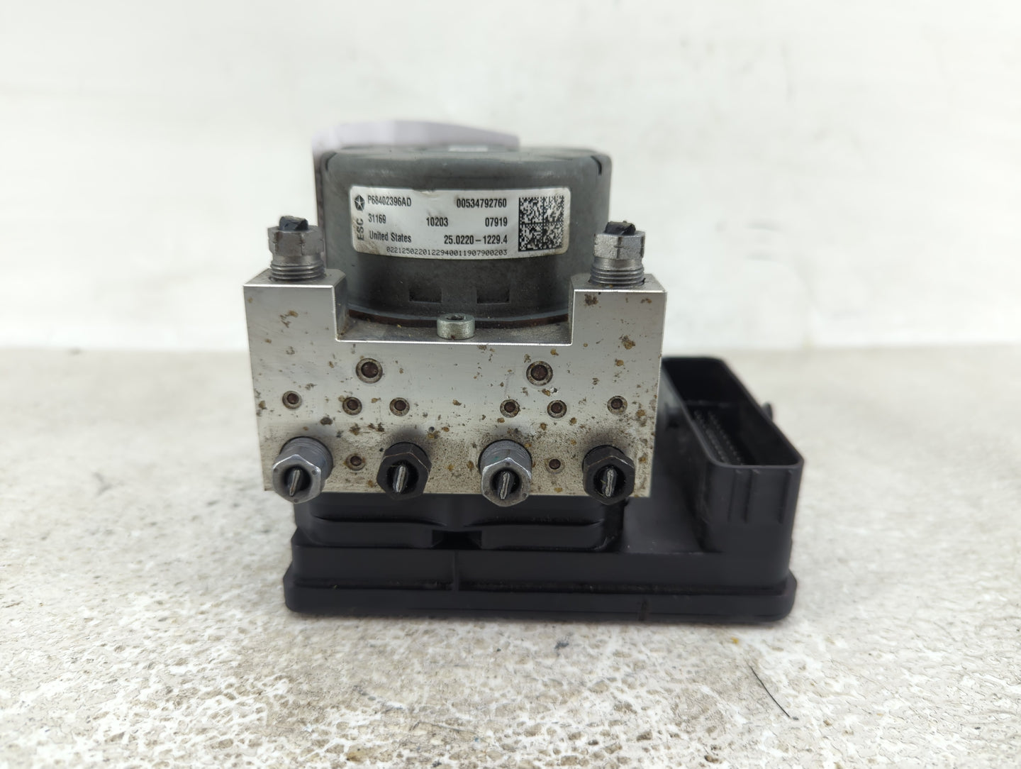 2019 Jeep Compass ABS Pump Control Module Replacement P/N:68402396AD Fits OEM Used Auto Parts - Oemusedautoparts1.com