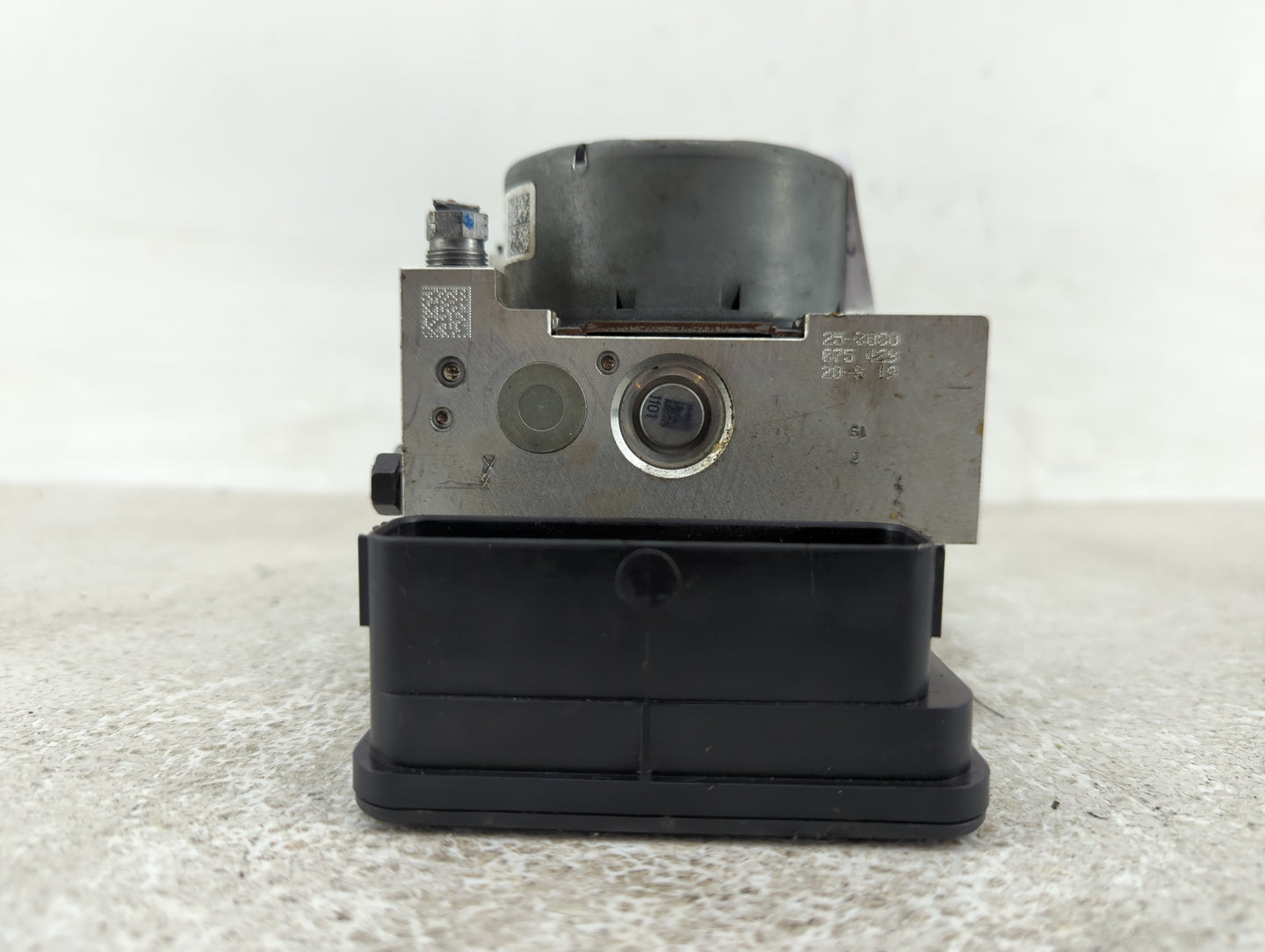2019 Jeep Compass ABS Pump Control Module Replacement P/N:68402396AD Fits OEM Used Auto Parts - Oemusedautoparts1.com
