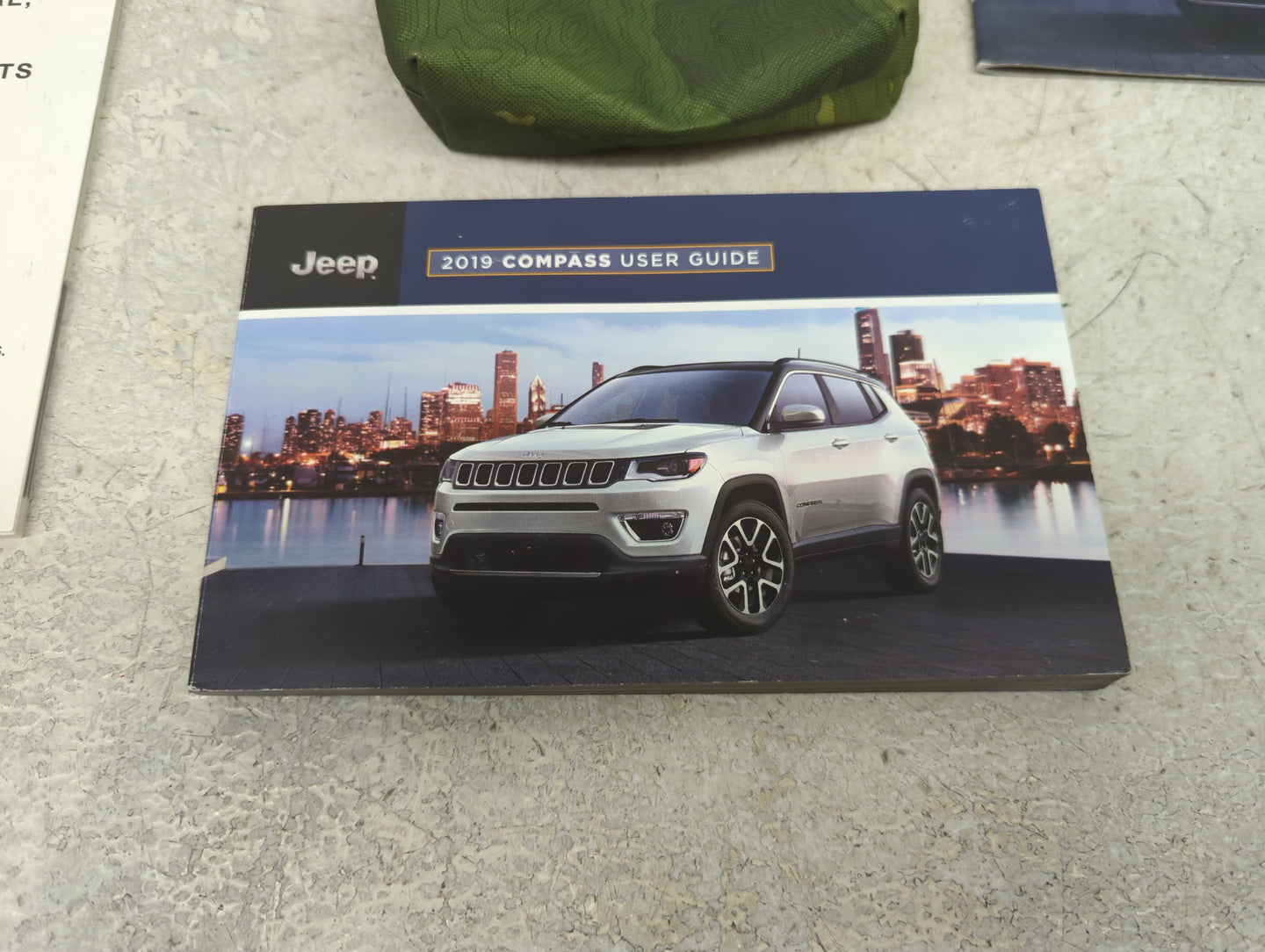 2019 Jeep Compass Owners Manual Book Guide P/N:19MP-926-AA OEM Used Auto Parts - Oemusedautoparts1.com