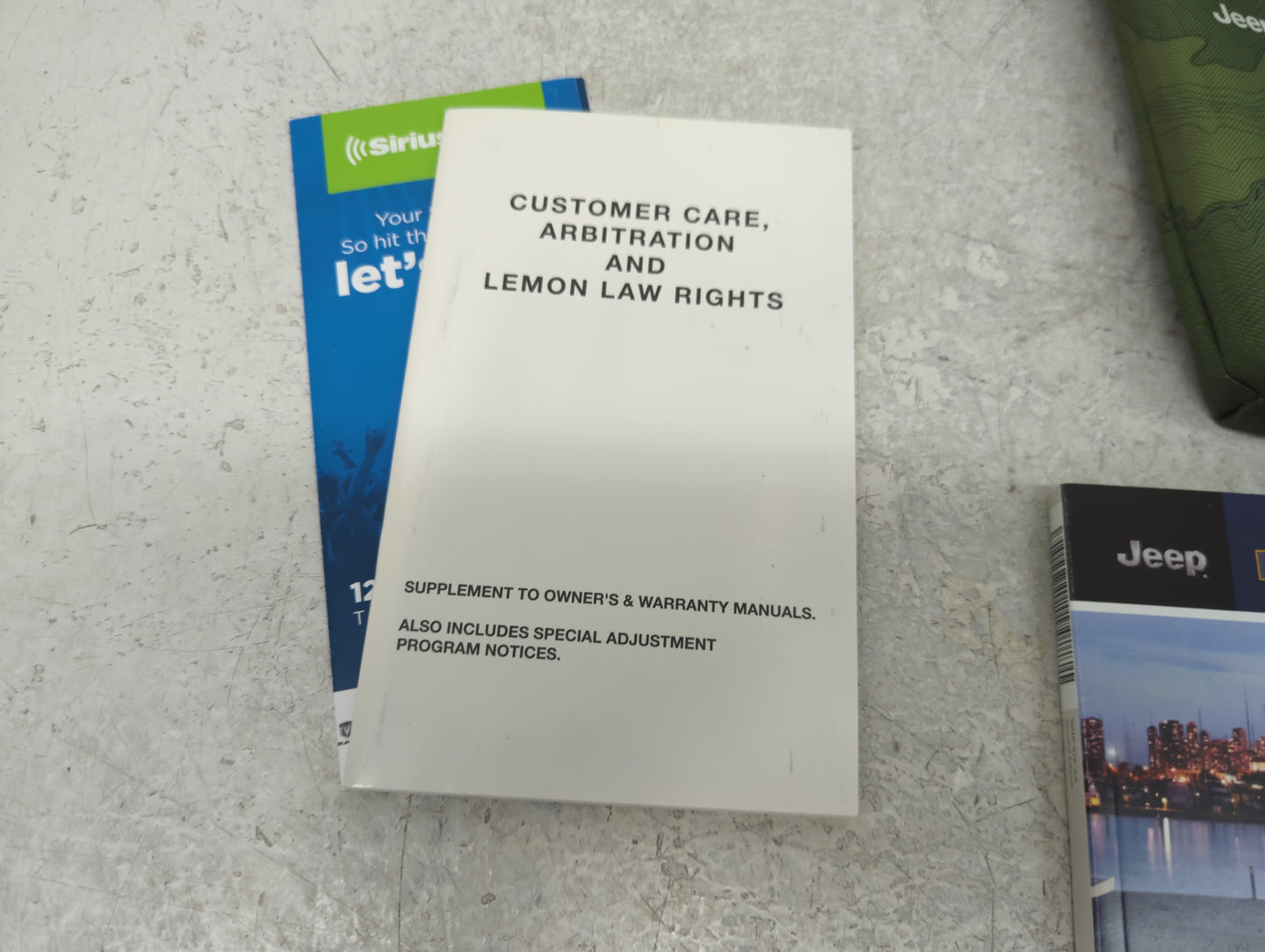 2019 Jeep Compass Owners Manual Book Guide P/N:19MP-926-AA OEM Used Auto Parts - Oemusedautoparts1.com