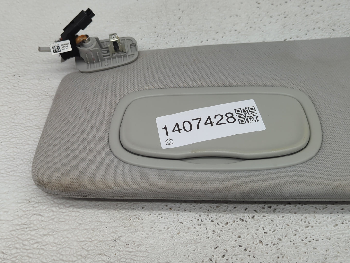 2019 Jeep Compass Sun Visor Shade Replacement Driver Left Mirror Fits OEM Used Auto Parts - Oemusedautoparts1.com