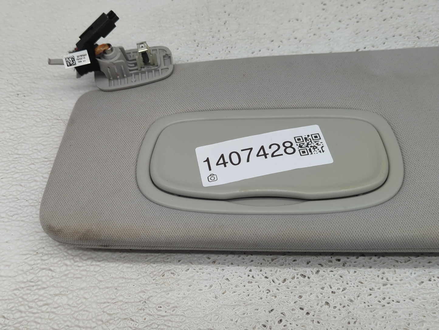 2019 Jeep Compass Sun Visor Shade Replacement Driver Left Mirror Fits OEM Used Auto Parts - Oemusedautoparts1.com