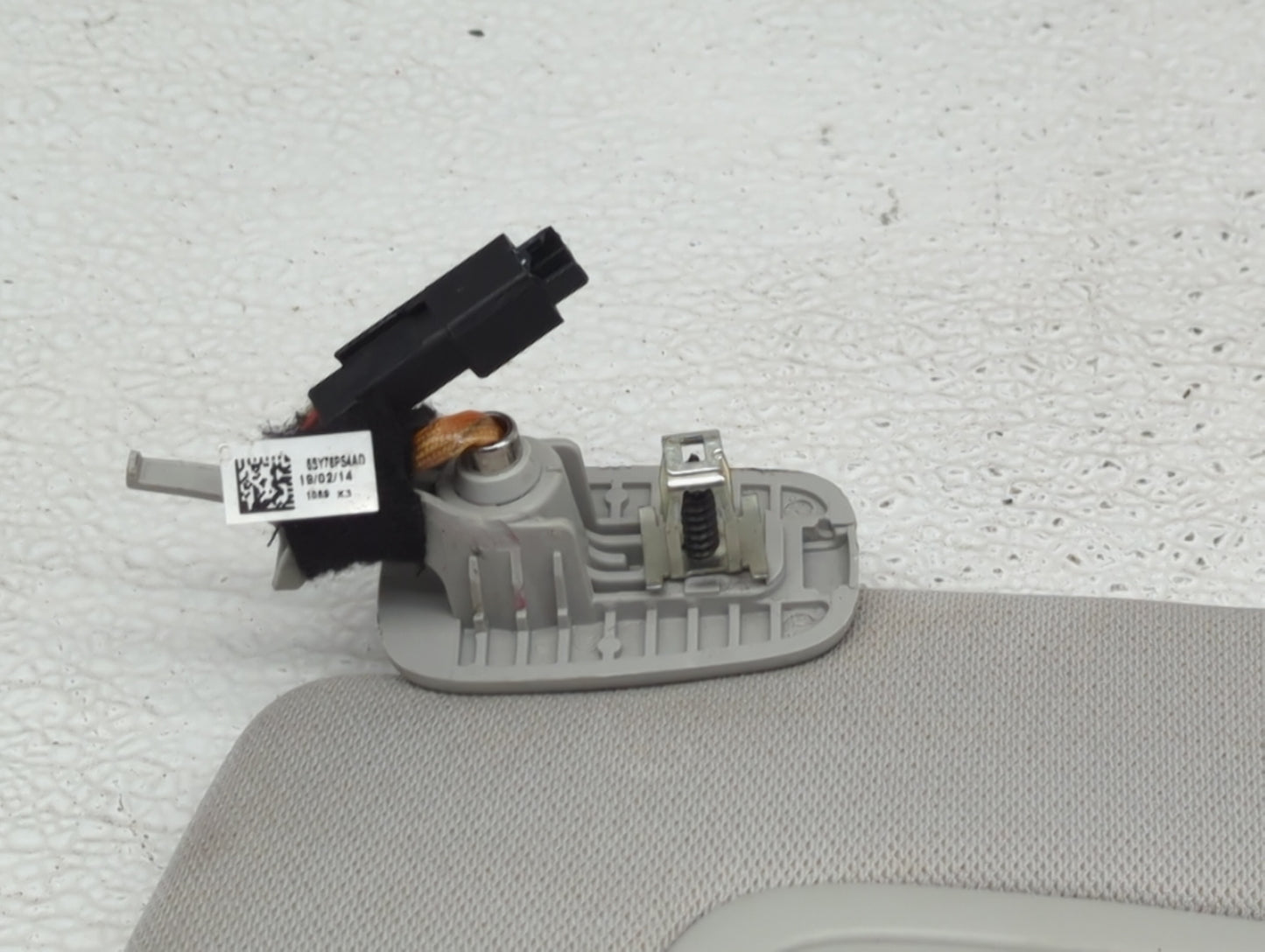 2019 Jeep Compass Sun Visor Shade Replacement Driver Left Mirror Fits OEM Used Auto Parts - Oemusedautoparts1.com
