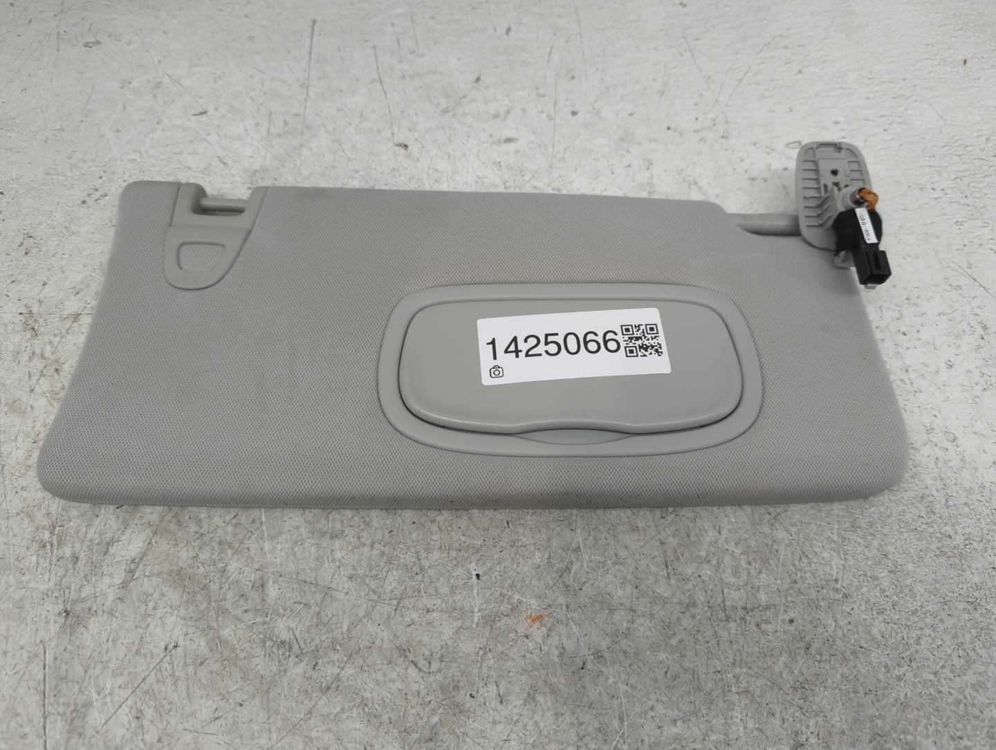 2019 Jeep Compass Sun Visor Shade Replacement Passenger Right Mirror Fits OEM Used Auto Parts - Oemusedautoparts1.com