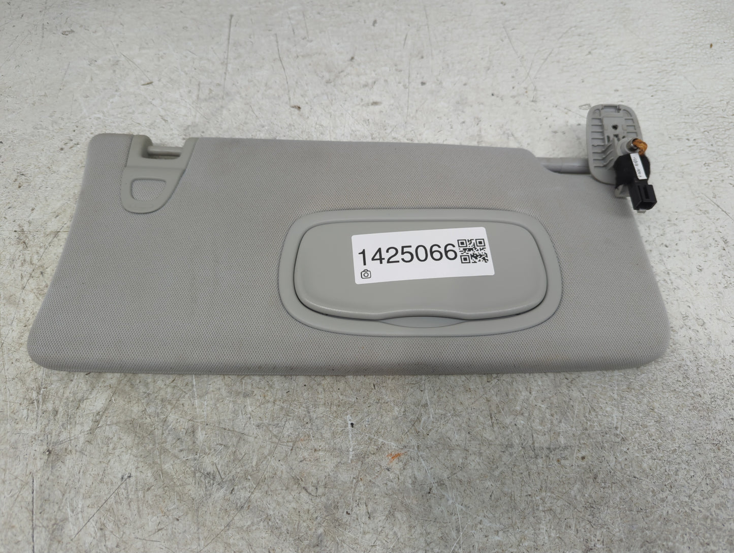 2019 Jeep Compass Sun Visor Shade Replacement Passenger Right Mirror Fits OEM Used Auto Parts - Oemusedautoparts1.com