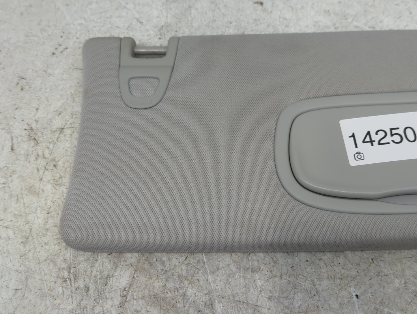 2019 Jeep Compass Sun Visor Shade Replacement Passenger Right Mirror Fits OEM Used Auto Parts - Oemusedautoparts1.com