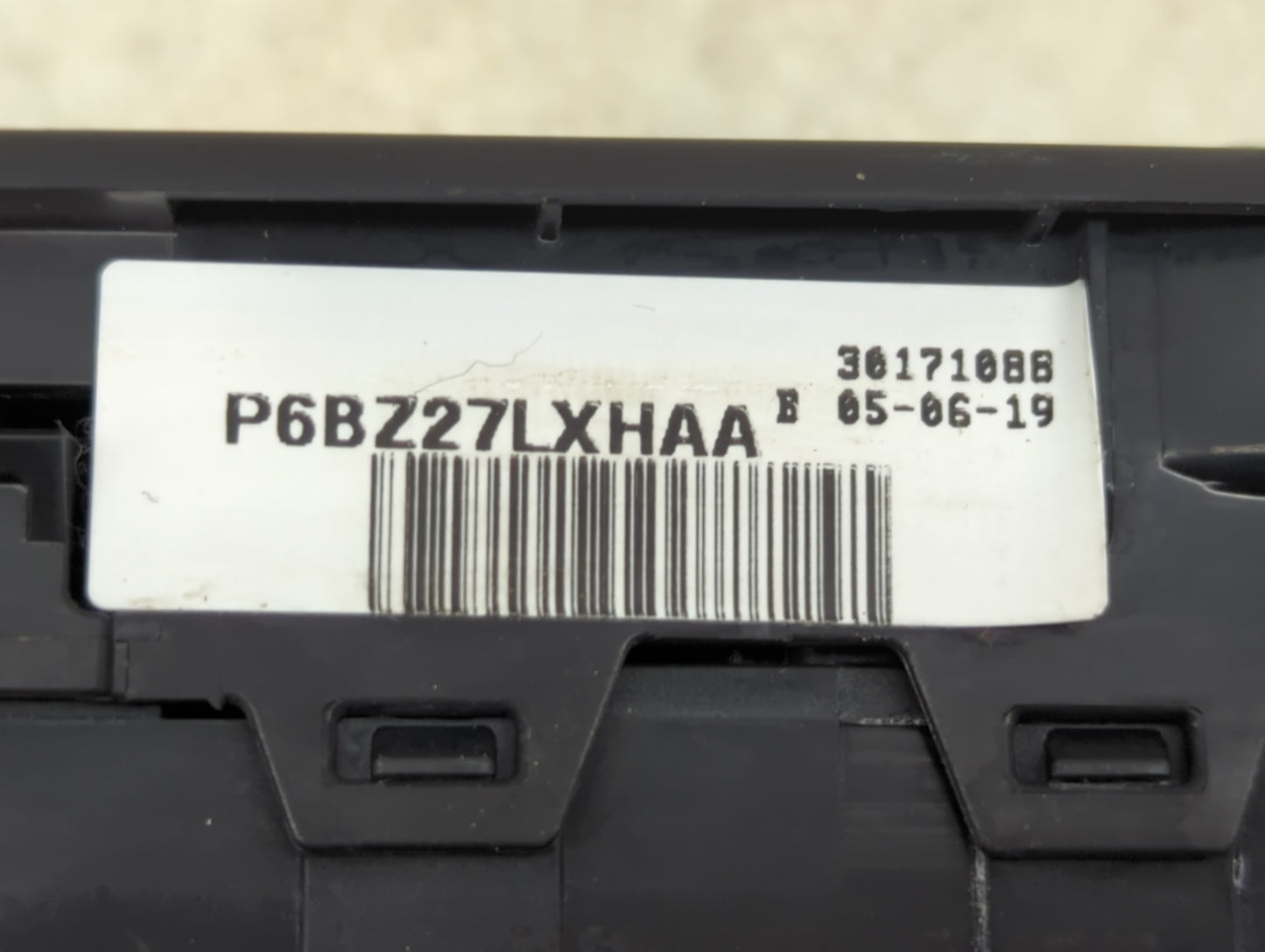 2019 Jeep Compass Master Power Window Switch Replacement Driver Side Left P/N:P6BZ27LXHAA Fits OEM Used Auto Parts - Oemused