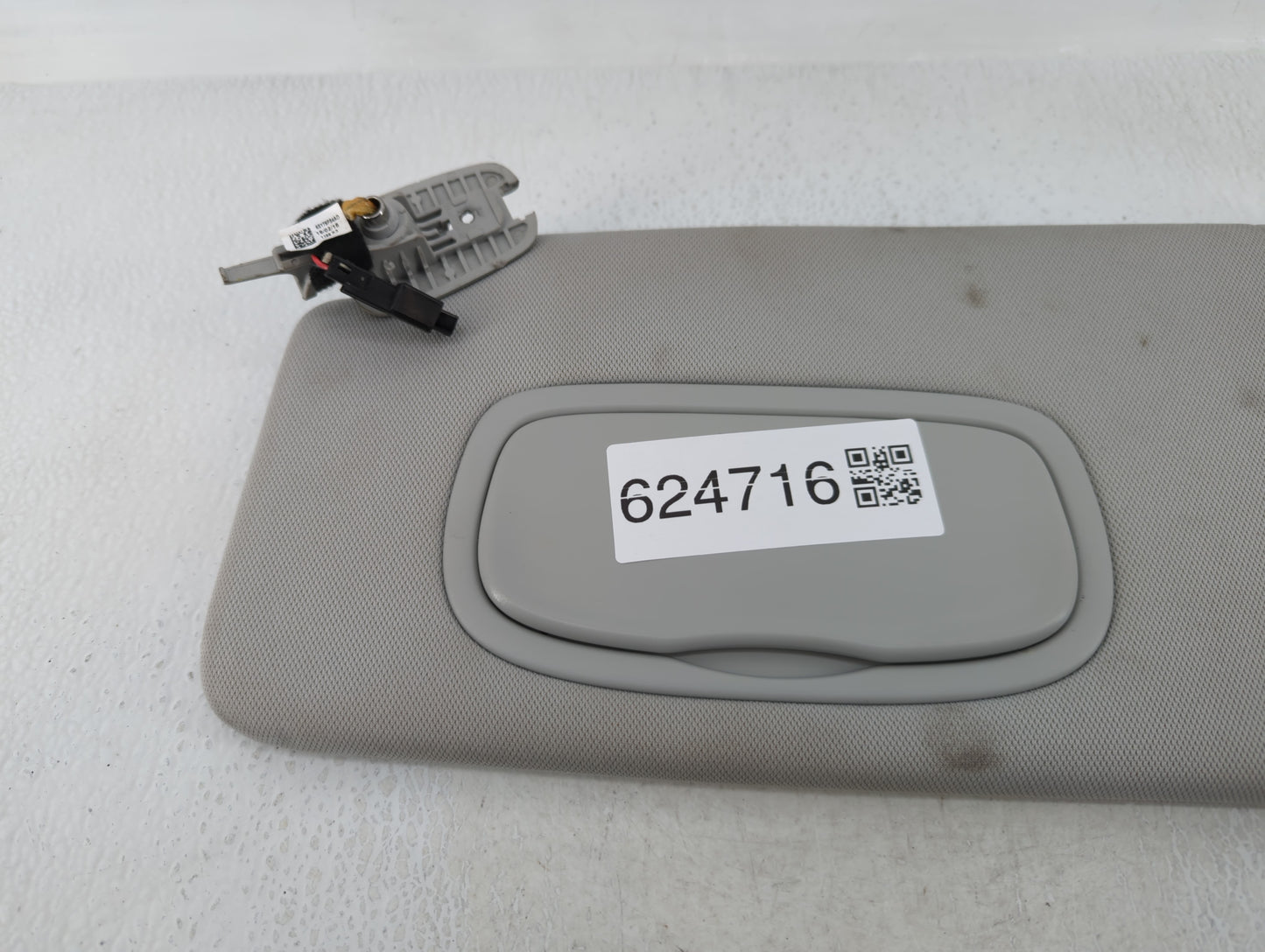 2019 Jeep Compass Sun Visor Shade Replacement Driver Left Mirror Fits OEM Used Auto Parts - Oemusedautoparts1.com