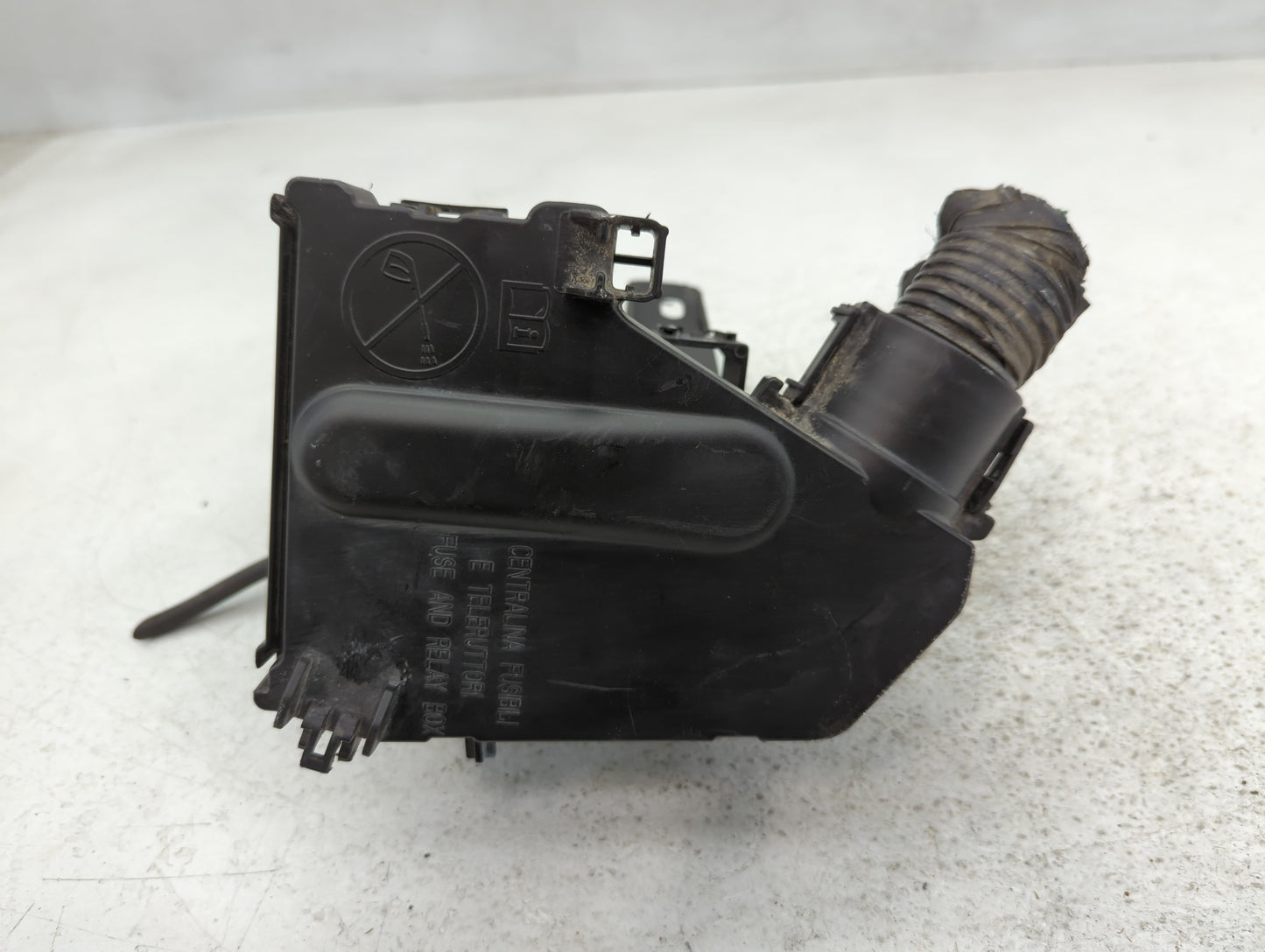 2019 Jeep Compass Fusebox Fuse Box Panel Relay Module Fits OEM Used Auto Parts - Oemusedautoparts1.com