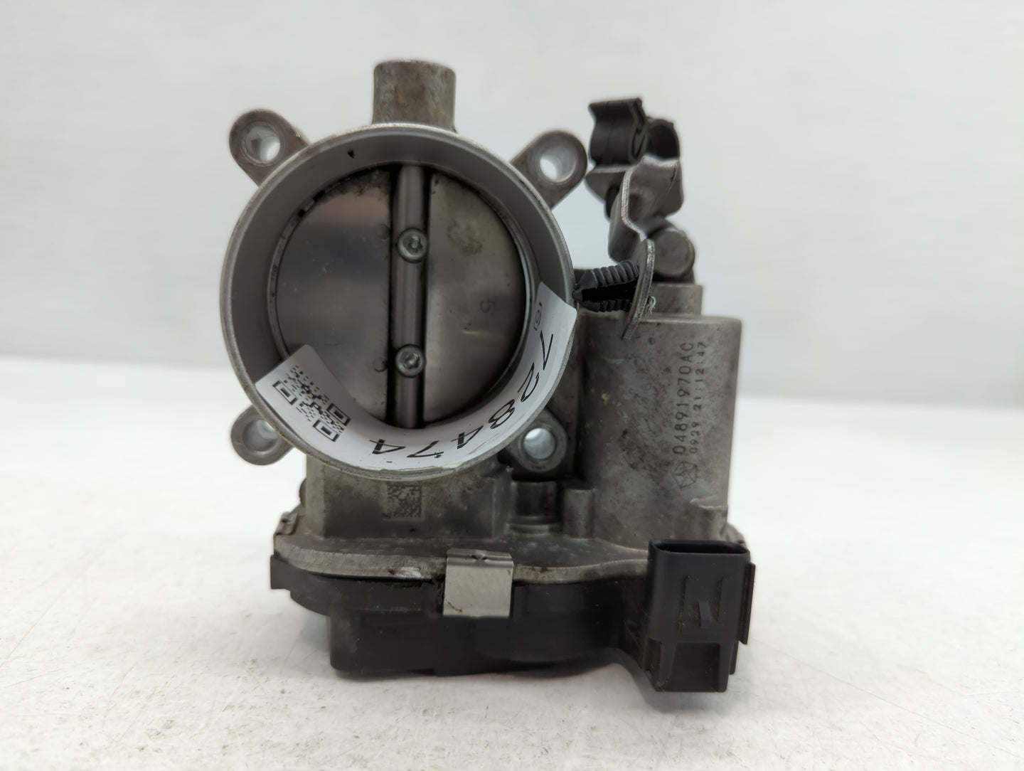 2017-2022 Jeep Compass Throttle Body P/N:04891970AC Fits Fits 2014 2015 2016 2017 2018 2019 2020 2021 2022 OEM Used Auto Par