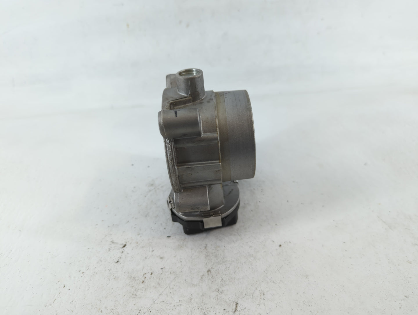 2017-2022 Jeep Compass Throttle Body P/N:04891970AC Fits Fits 2014 2015 2016 2017 2018 2019 2020 2021 2022 OEM Used Auto Par