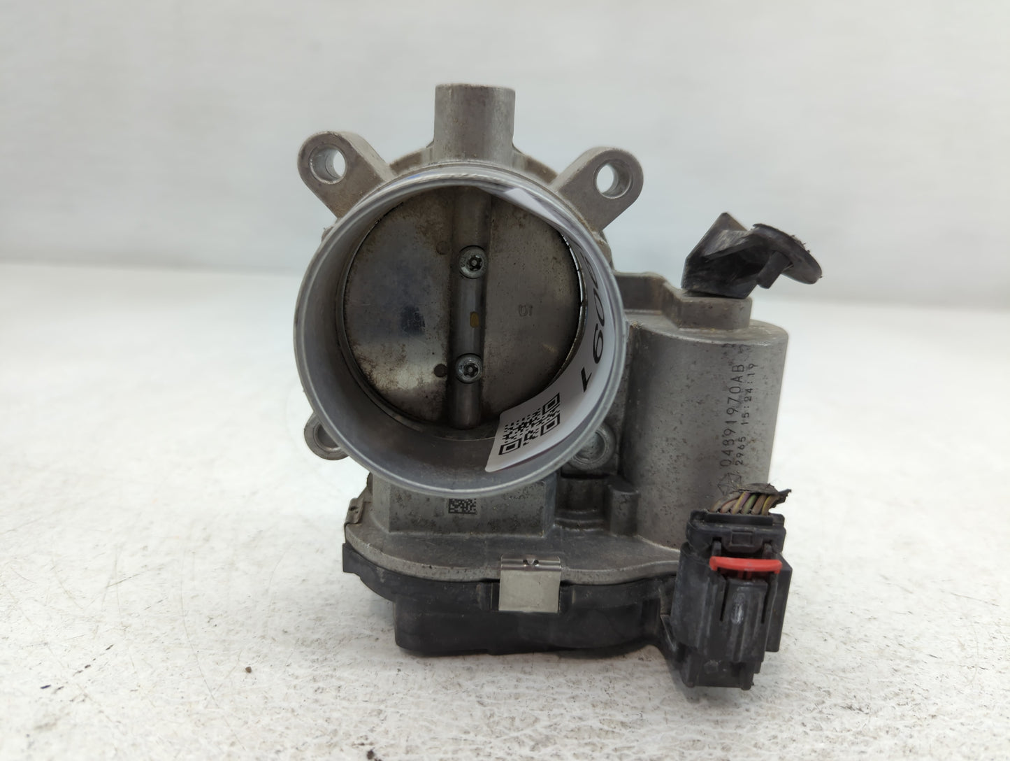 2017-2022 Jeep Compass Throttle Body P/N:04891970AB Fits Fits 2014 2015 2016 2017 2018 2019 2020 2021 2022 OEM Used Auto Par