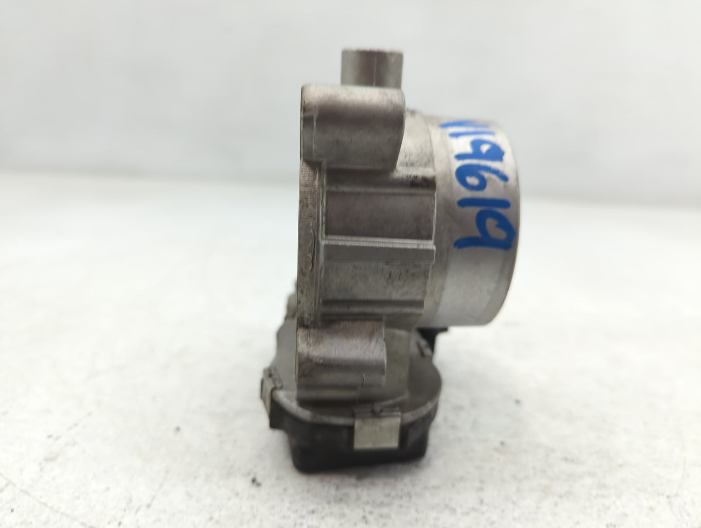 2017-2022 Jeep Compass Throttle Body P/N:04891970AB Fits Fits 2014 2015 2016 2017 2018 2019 2020 2021 2022 OEM Used Auto Par