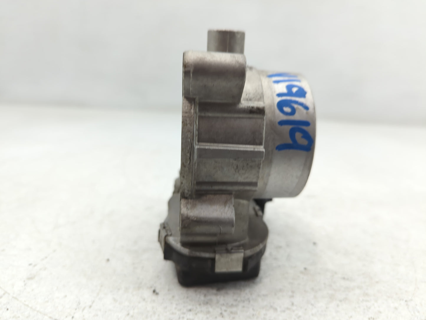 2017-2022 Jeep Compass Throttle Body P/N:04891970AB Fits Fits 2014 2015 2016 2017 2018 2019 2020 2021 2022 OEM Used Auto Par