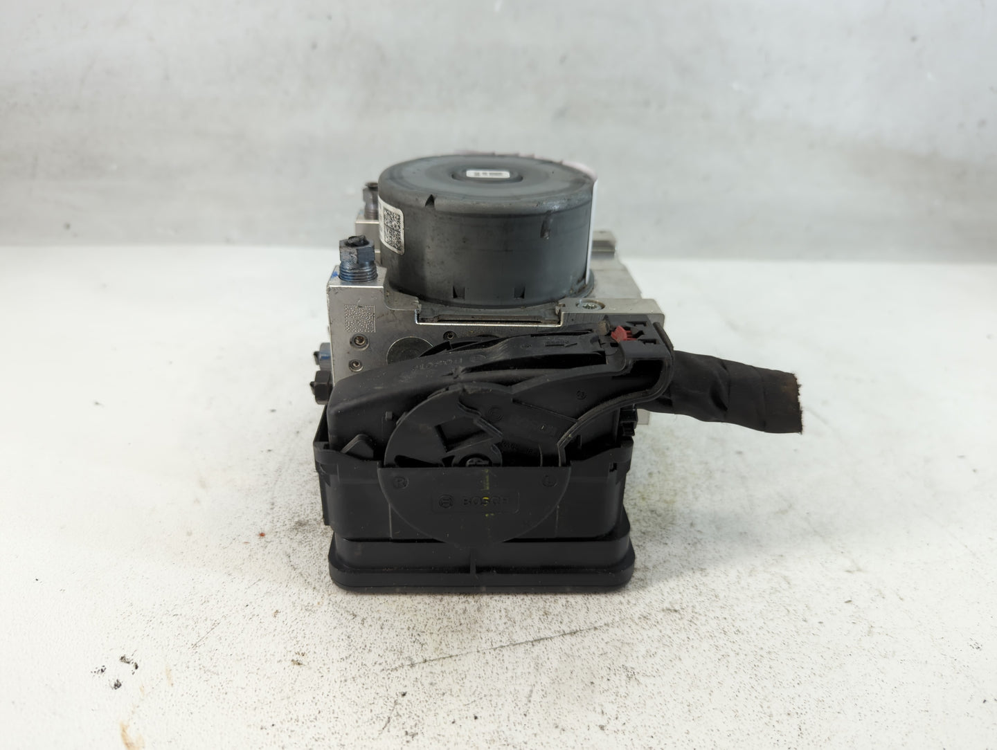 2019 Jeep Compass ABS Pump Control Module Replacement P/N:P68402396AD Fits OEM Used Auto Parts - Oemusedautoparts1.com