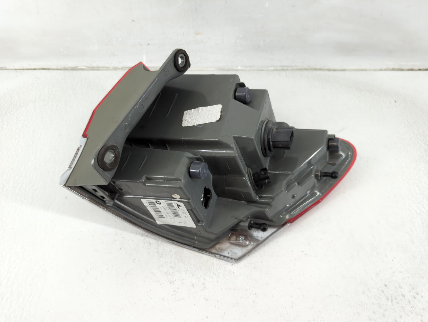 2015-2021 Jeep Grand Cherokee Tail Light Assembly Passenger Right OEM P/N:P68110017AG Fits Fits 2015 2016 2017 2018 2019 202