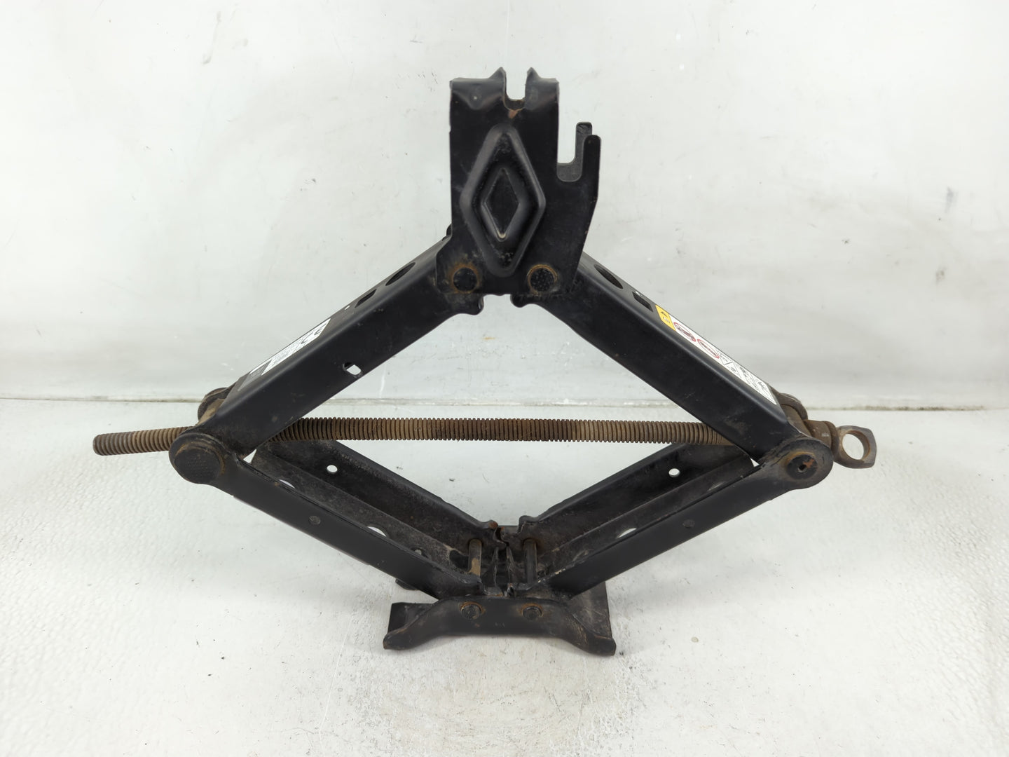 2019 Jeep Grand Cherokee Spare Scissor Car Jack - Oemusedautoparts1.com