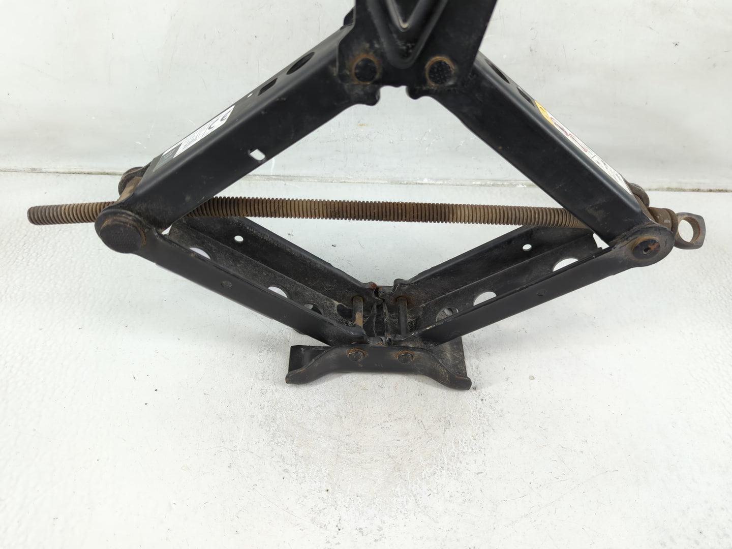 2019 Jeep Grand Cherokee Spare Scissor Car Jack - Oemusedautoparts1.com