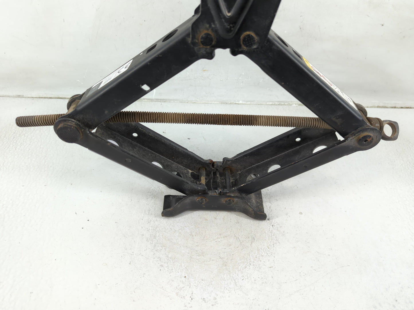 2019 Jeep Grand Cherokee Spare Scissor Car Jack - Oemusedautoparts1.com