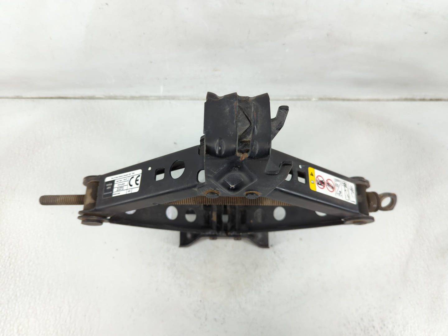 2019 Jeep Grand Cherokee Spare Scissor Car Jack - Oemusedautoparts1.com