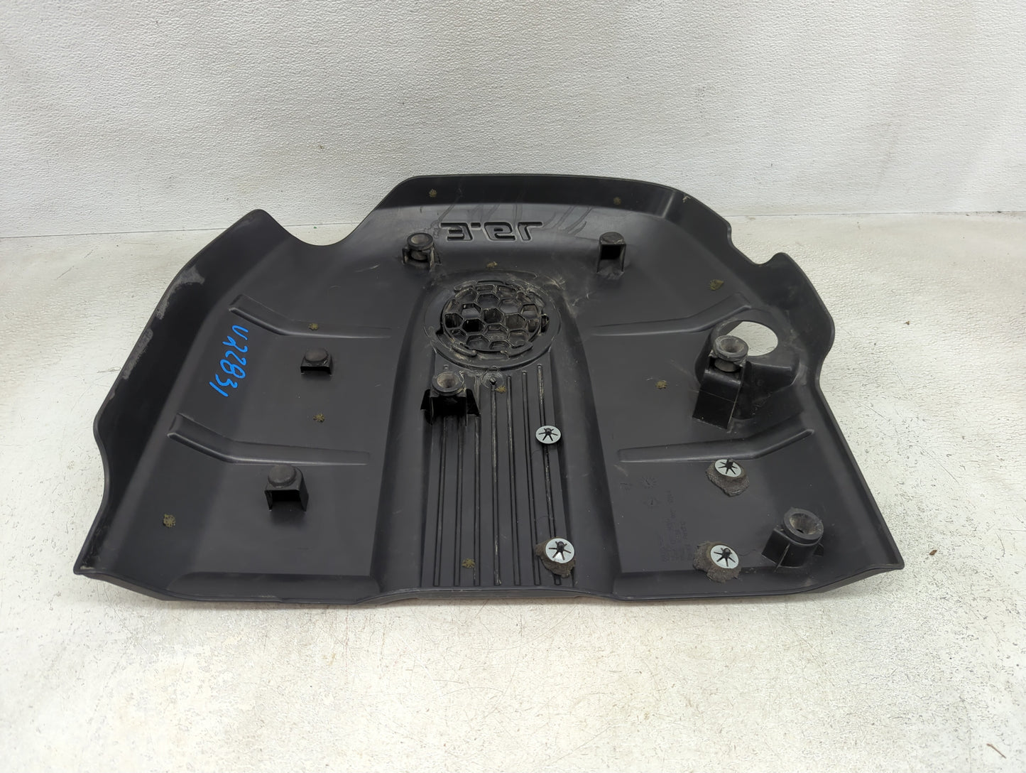 2019 Jeep Grand Cherokee Engine Cover - Oemusedautoparts1.com