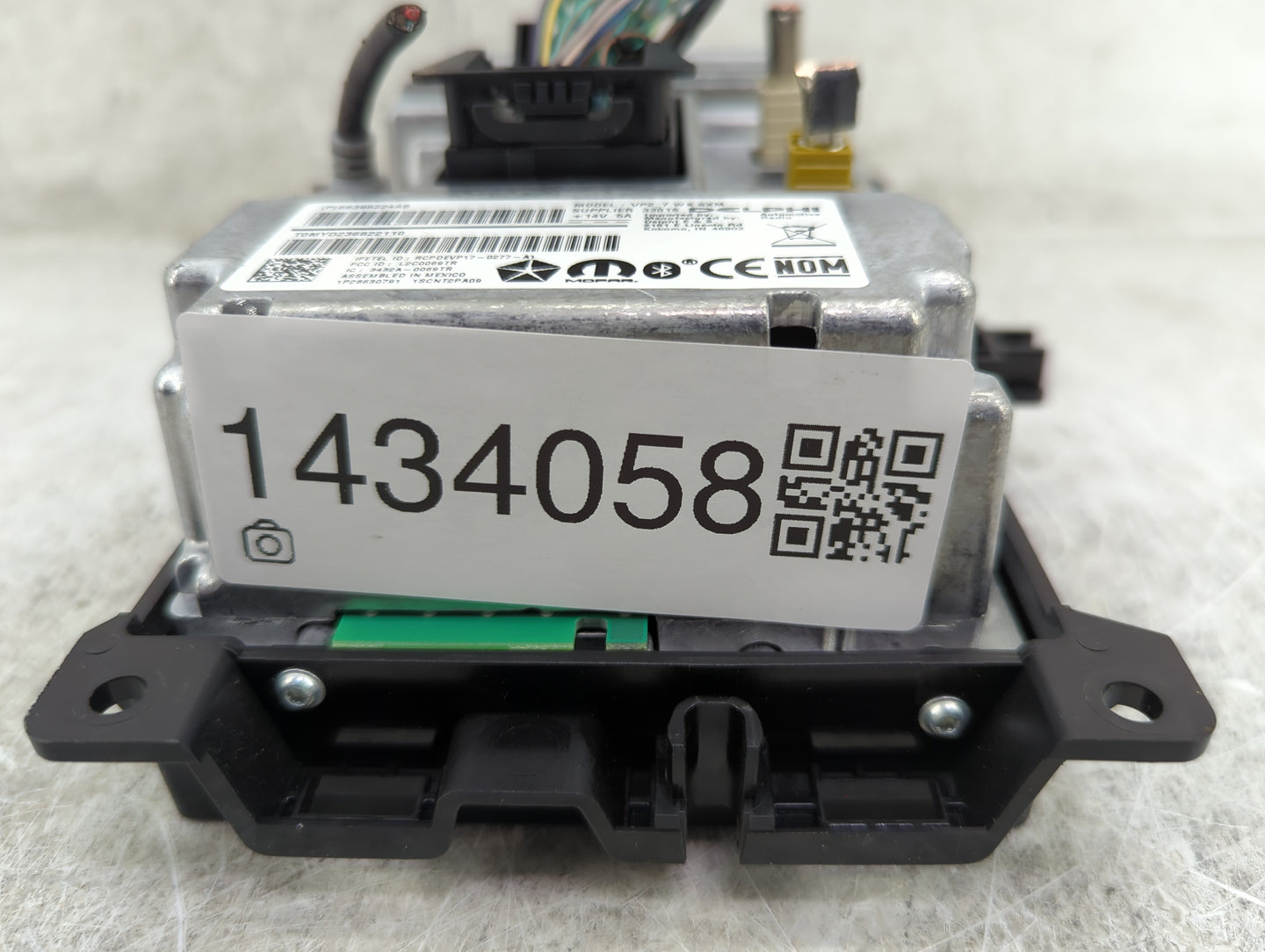 2019 Jeep Grand Cherokee Radio AM FM Cd Player Receiver Replacement P/N:68399224AB VP2.7 W1 SXM Fits OEM Used Auto Parts - O