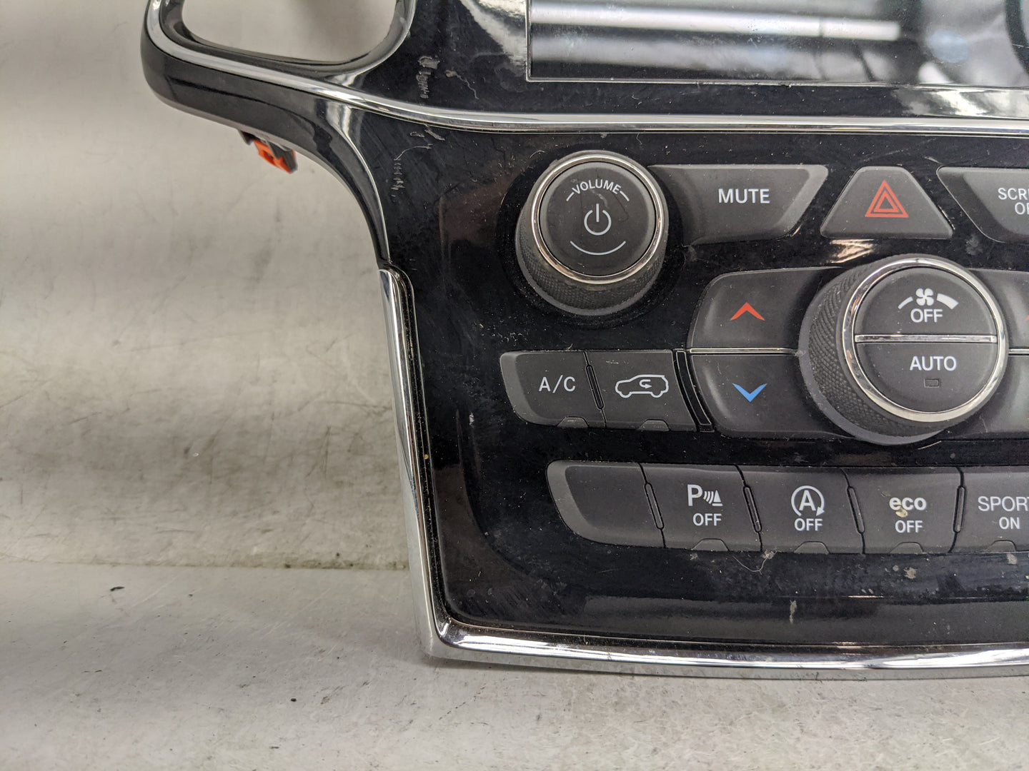2019 Jeep Grand Cherokee Radio Control Panel - Oemusedautoparts1.com