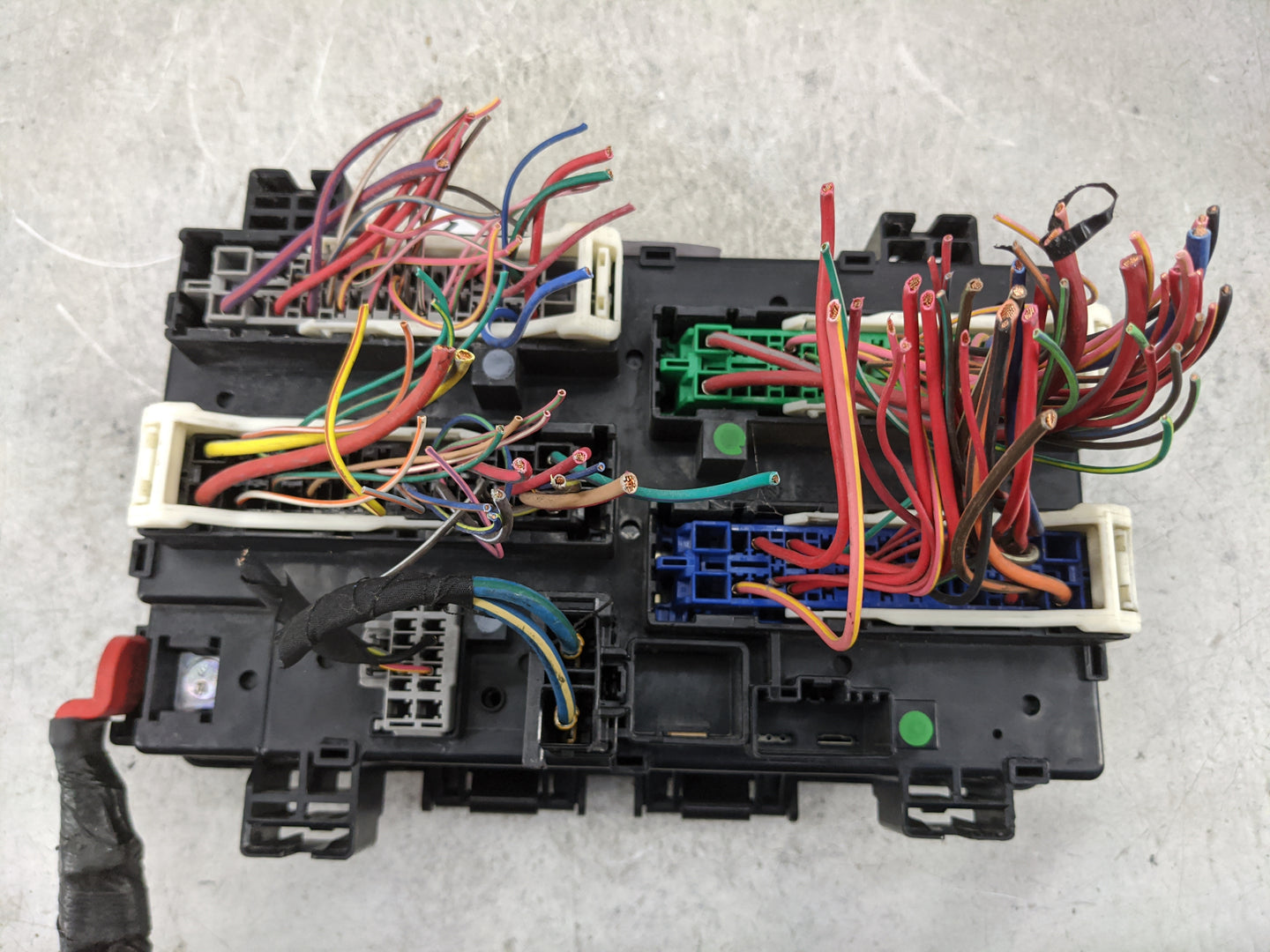 2019-2022 Jeep Grand Cherokee Fusebox Fuse Box Relay Module Tipm 1476064 - Oemusedautoparts1.com