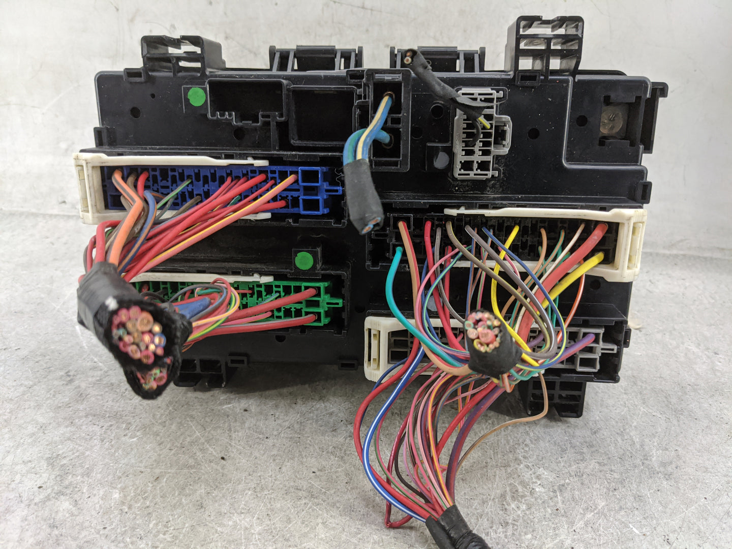 2019-2022 Jeep Grand Cherokee Fusebox Fuse Box Relay Module Tipm 1476326 - Oemusedautoparts1.com