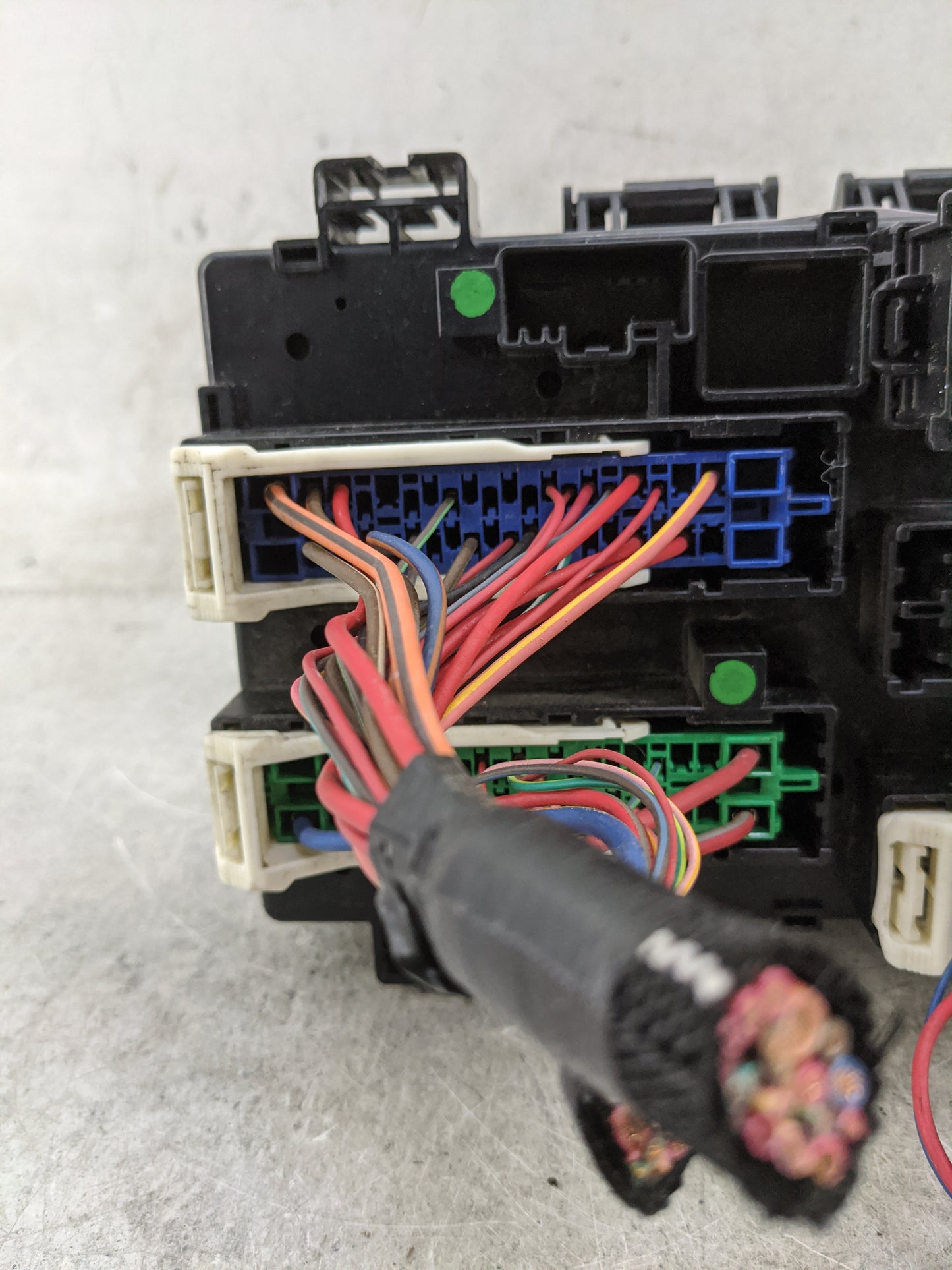 2019-2022 Jeep Grand Cherokee Fusebox Fuse Box Relay Module Tipm 1476326 - Oemusedautoparts1.com