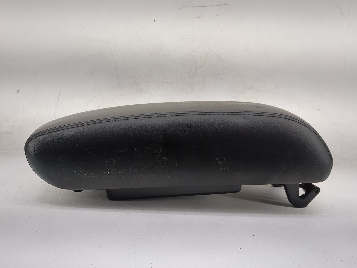 2018-2022 Jeep Grand Cherokee Center Console Armrest Cover Lid P/N:X8502010OBL Fits Fits 2018 2019 2020 2021 2022 OEM Used A