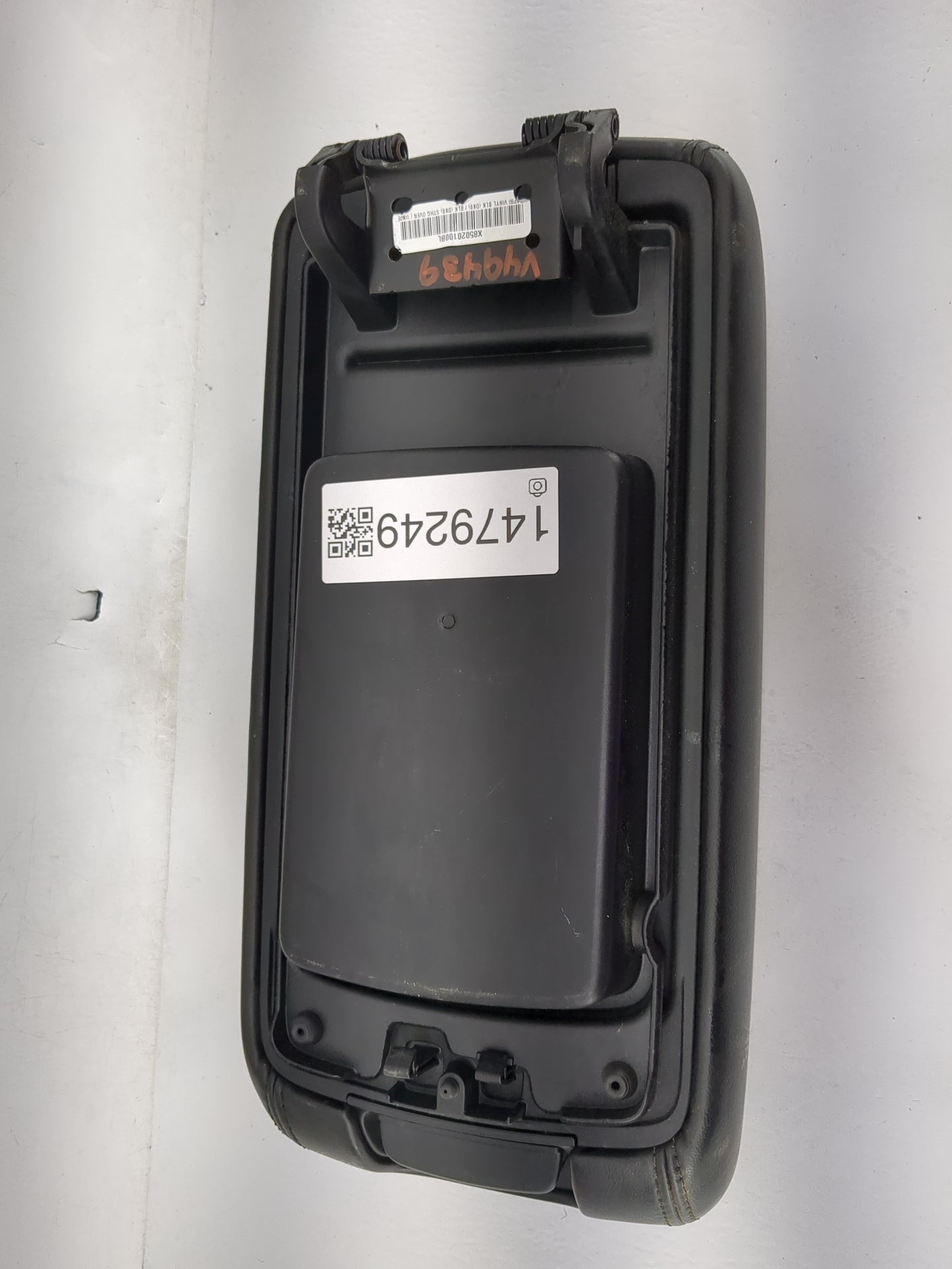 2018-2022 Jeep Grand Cherokee Center Console Armrest Cover Lid P/N:X8502010OBL Fits Fits 2018 2019 2020 2021 2022 OEM Used A