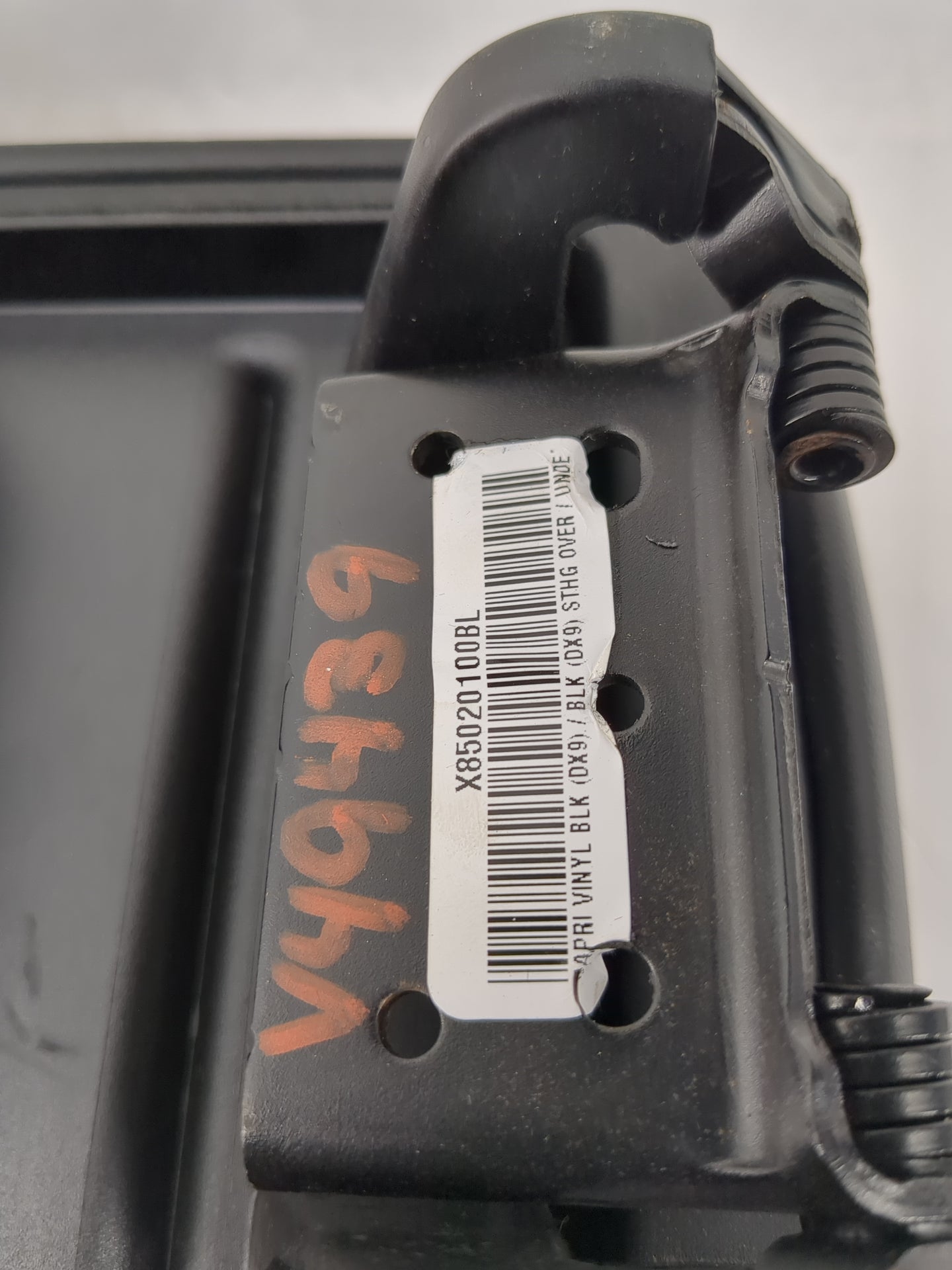 2018-2022 Jeep Grand Cherokee Center Console Armrest Cover Lid P/N:X8502010OBL Fits Fits 2018 2019 2020 2021 2022 OEM Used A