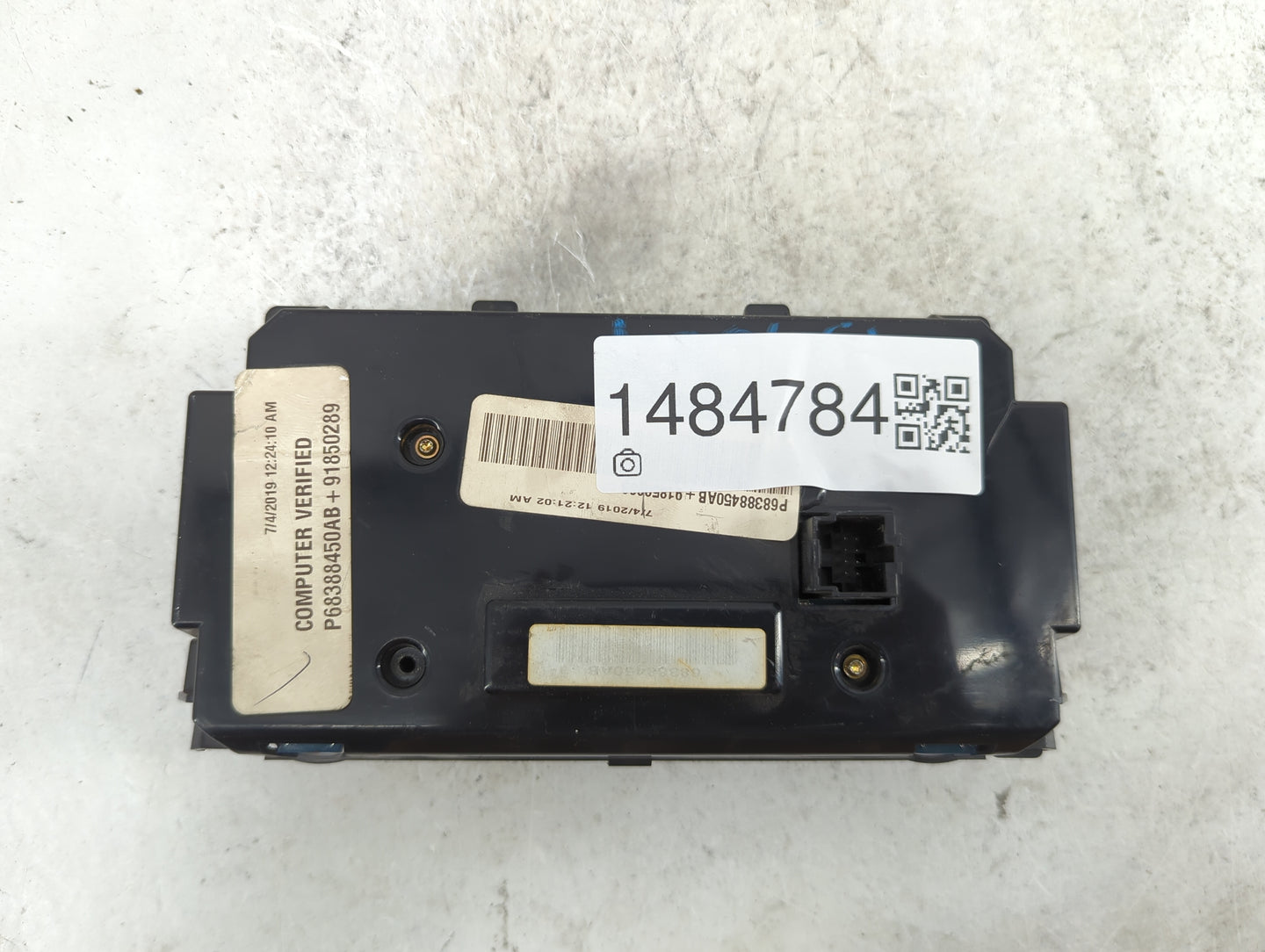 2018-2022 Jeep Grand Cherokee Climate Control Module Temperature AC/Heater Replacement P/N:P68388450AB Fits OEM Used Auto Pa