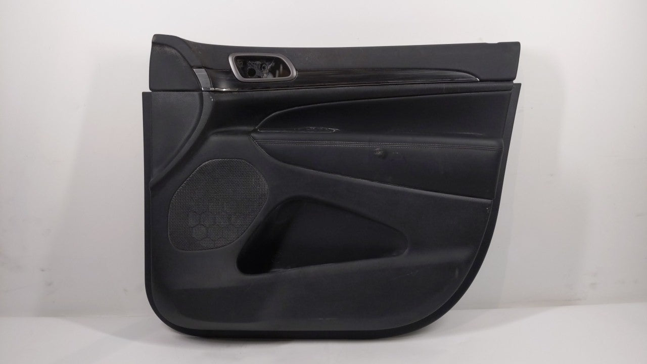 2019 Jeep Grand Cherokee Front Right Passenger Interior Door Panel Trim - Oemusedautoparts1.com