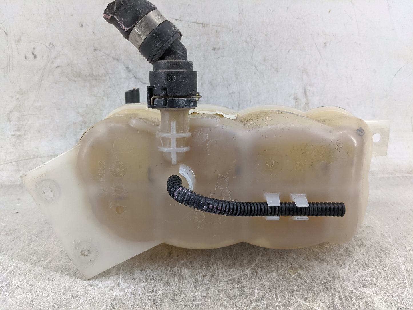 Jeep Grand Cherokee Radiator Coolant Overflow Expansion Tank Bottle 5031518 - Oemusedautoparts1.com
