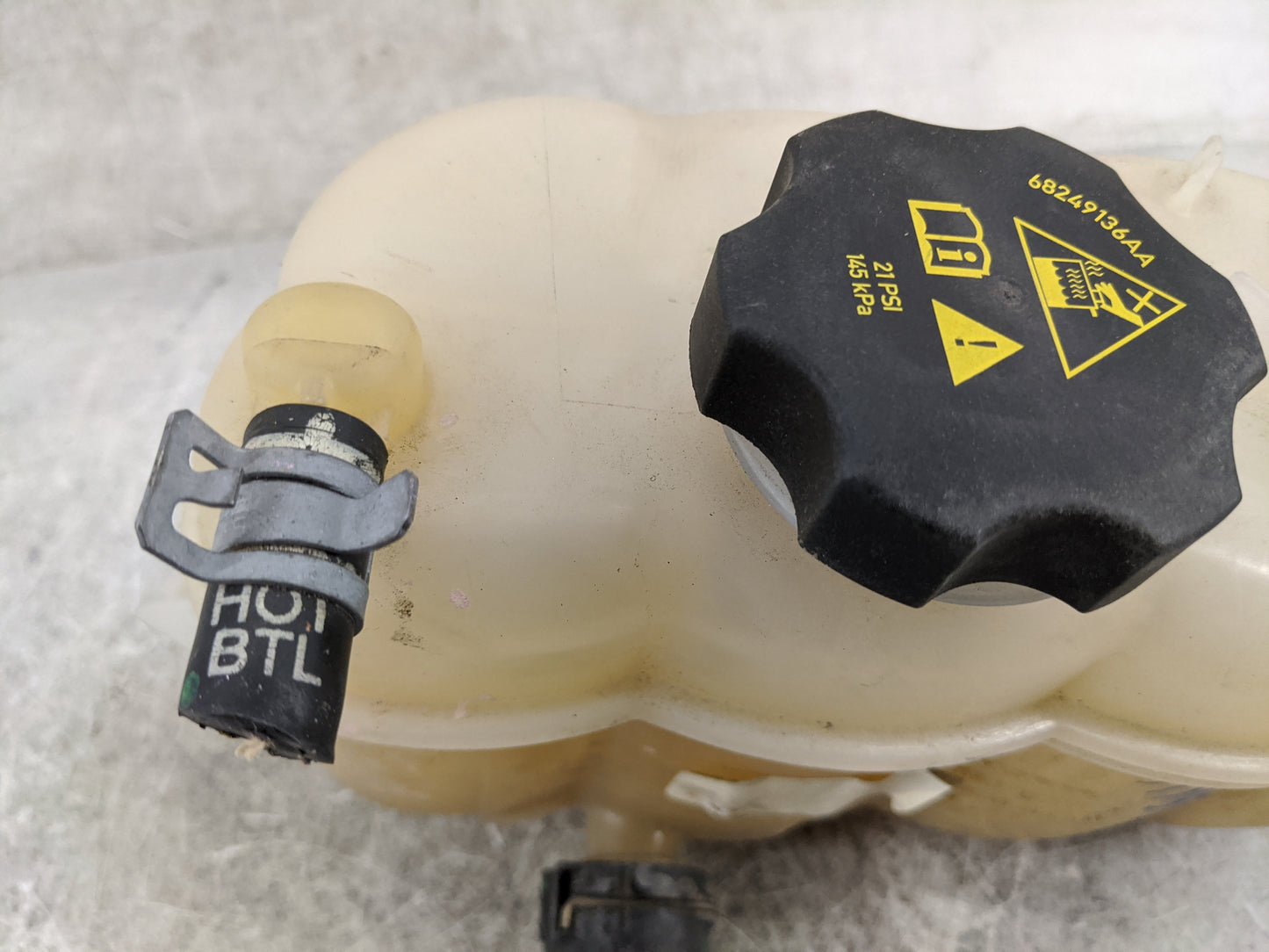 Jeep Grand Cherokee Radiator Coolant Overflow Expansion Tank Bottle 5031518 - Oemusedautoparts1.com