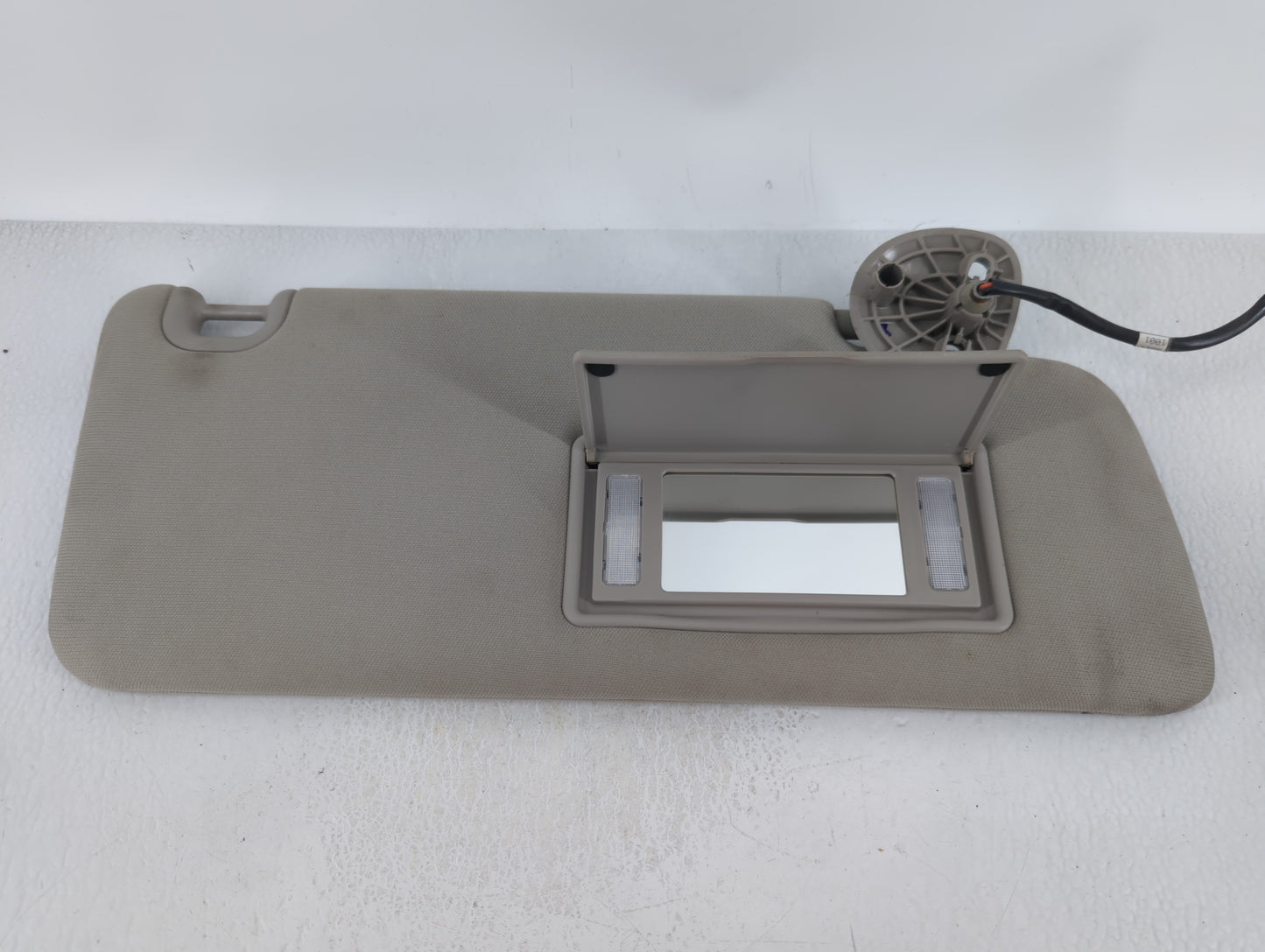 2014-2022 Jeep Grand Cherokee Sun Visor Shade Replacement Passenger Right Mirror Fits OEM Used Auto Parts - Oemusedautoparts