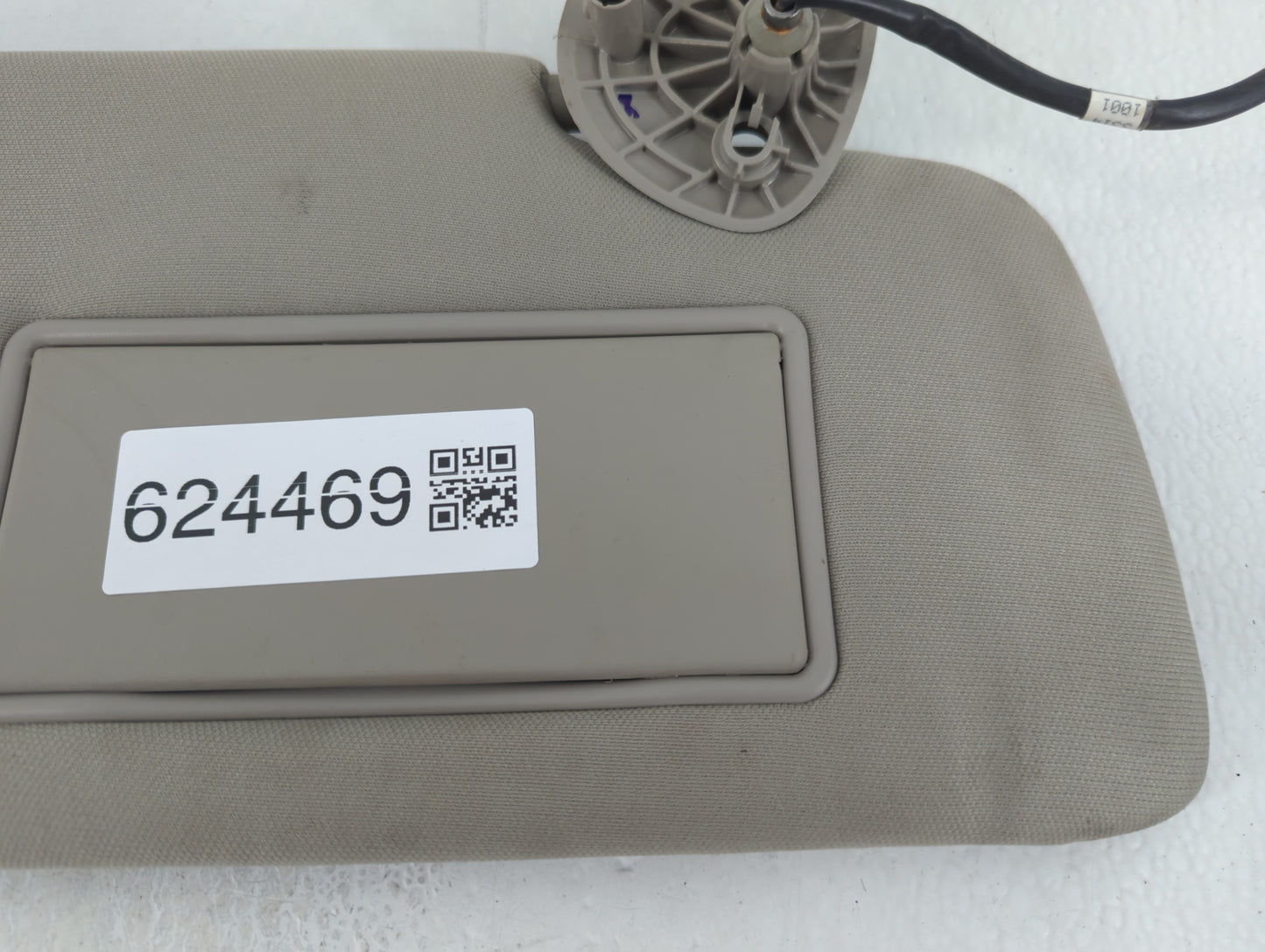 2014-2022 Jeep Grand Cherokee Sun Visor Shade Replacement Passenger Right Mirror Fits OEM Used Auto Parts - Oemusedautoparts